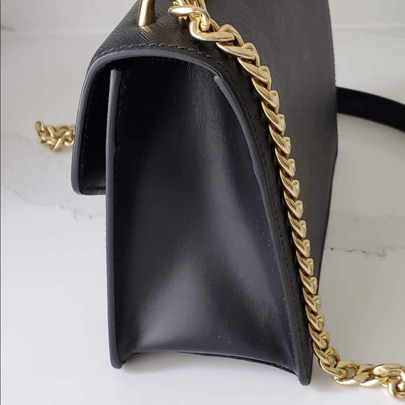 ❌❌ SOLD ❌❌ ❤️ PRADA ❤️ LIKE NEW BARELY USED. No sign of tear and wear. Mini bag - Picture 11 of 12